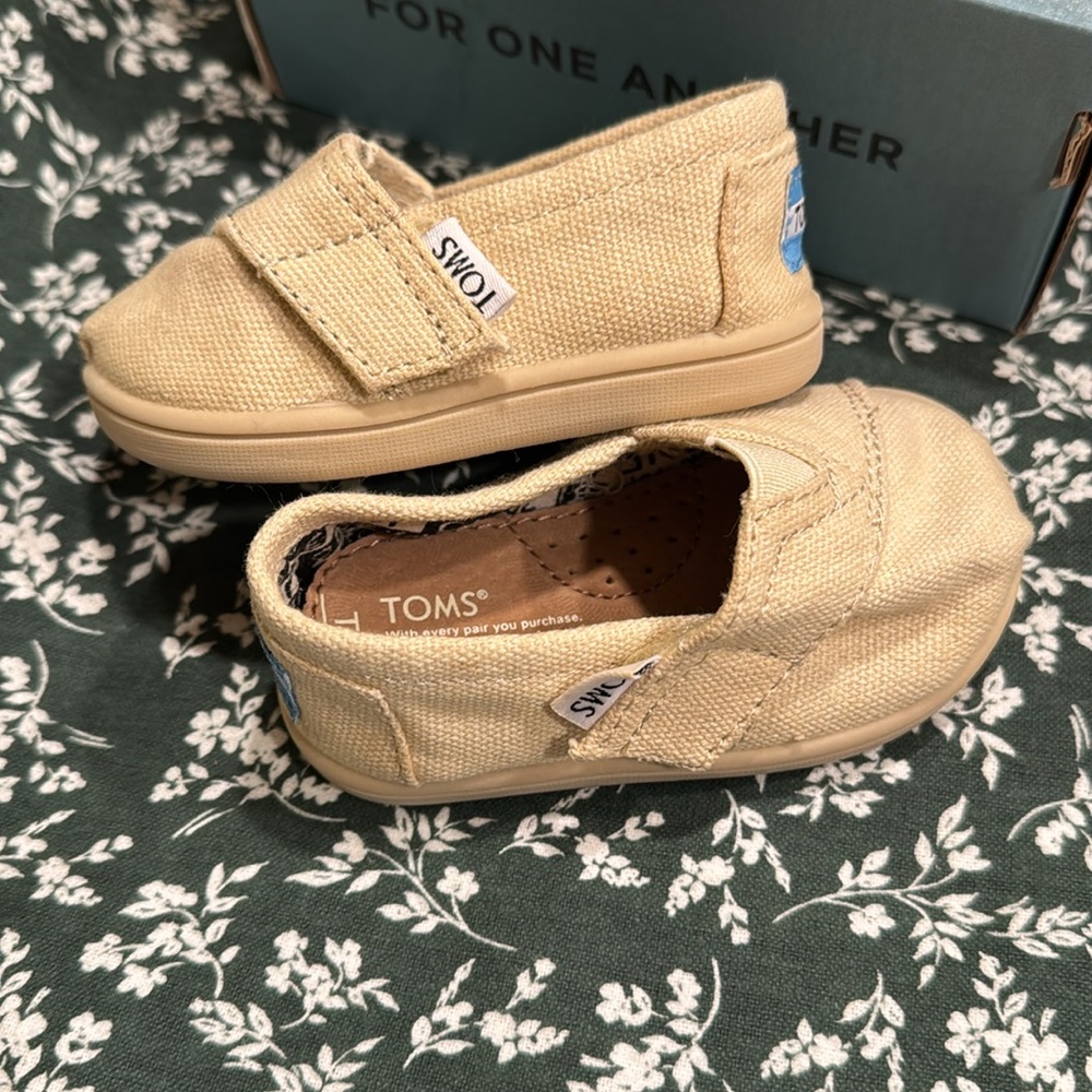 Tiny Toms